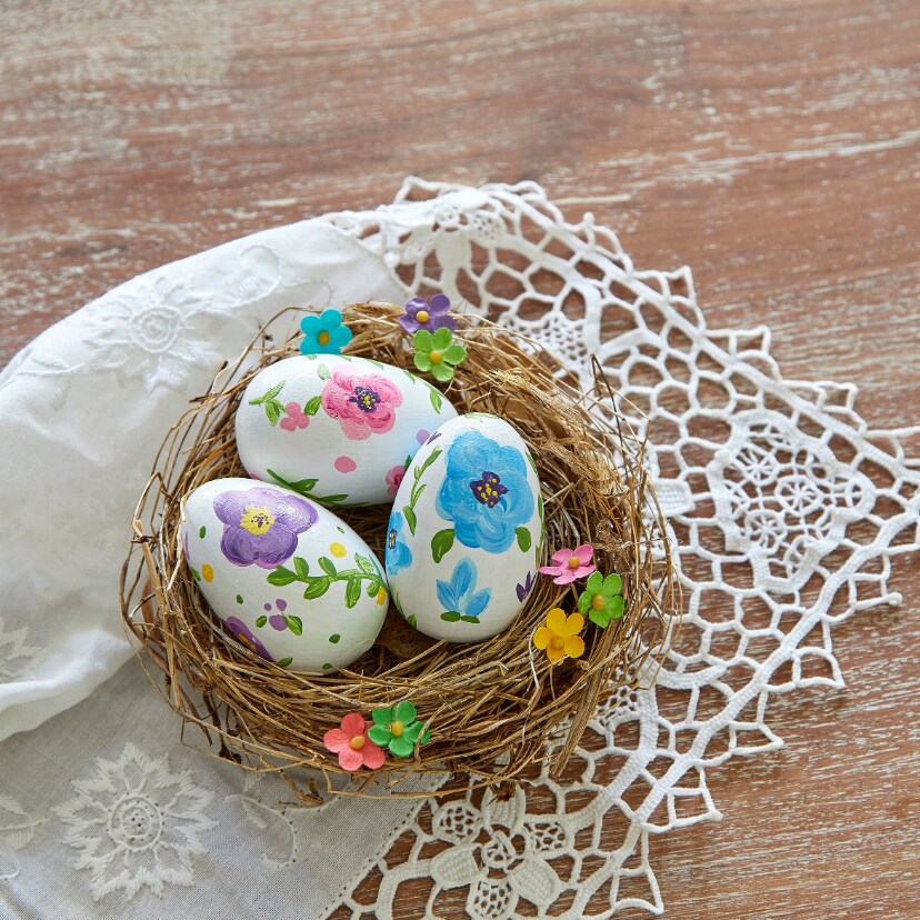 Sunday MakeBreak: Hand Painted Flower Eggs